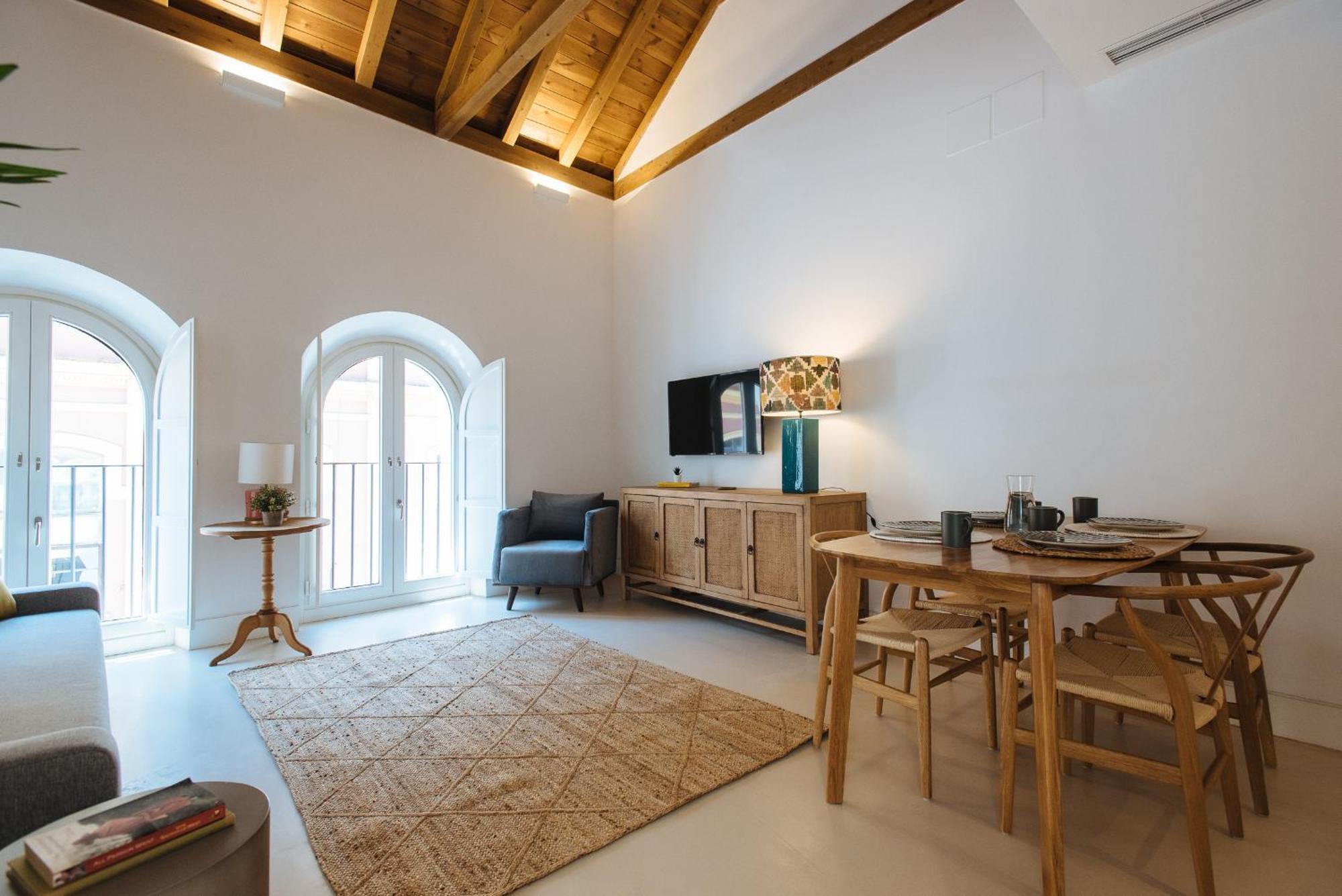 Eva Recommends Castellar Pool&terrace *