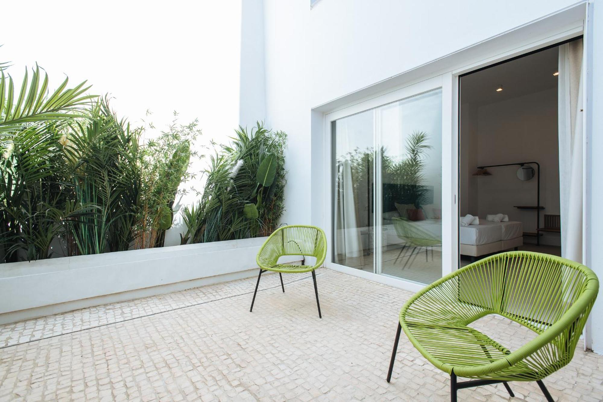 Eva Recommends Castellar Pool&terrace *
